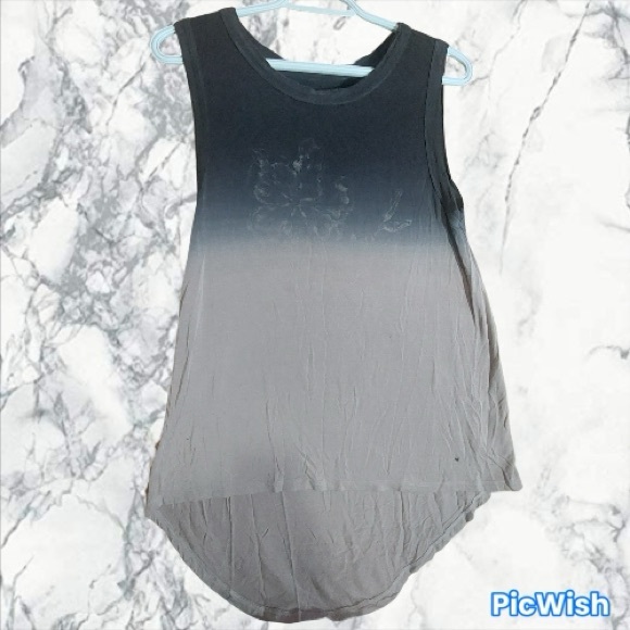 Soft, long, loose fitting tank top - Picture 1 of 4